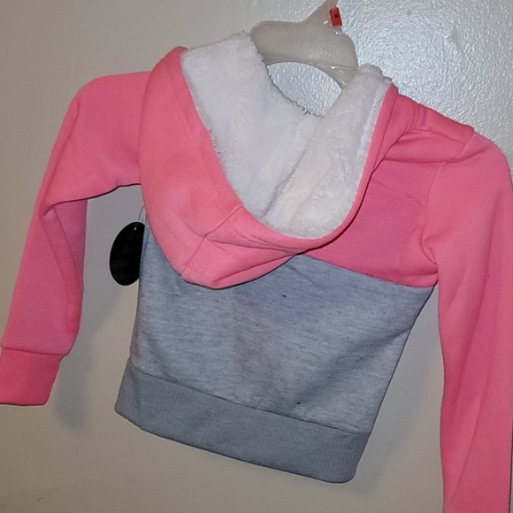 NWT faux fur hoodie zip up sweater - Picture 5 of 5